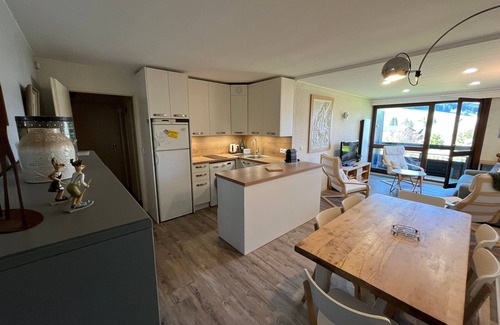 Autrans-Meaudre-en-Vercors Apartment | Renovated Apartment for 6 - Ski-In/Ski-Out - Near Village Center - Autrans