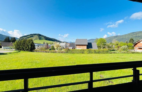 Autrans-Meaudre-en-Vercors Apartment | Renovated Apartment for 6 - Ski-In/Ski-Out - Near Village Center - Autrans