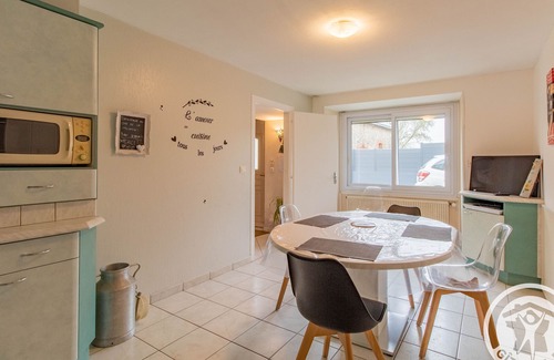 Saint-Georges-des-Gardes Cottage | Charming Family Cottage with Garden, Near Angers & Vineyards