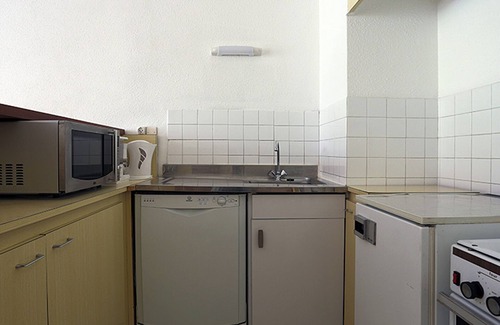Gouaux-de-Larboust Apartment | Studio for 4, South-Facing Balcony, Ski-In/Ski-Out, Peyragudes.