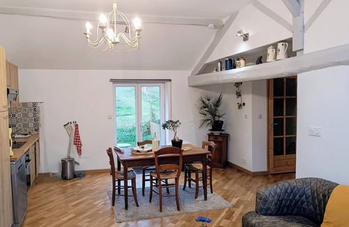 Javerlhac-et-la-Chapelle-St-Robert Cottage | J 'oie' de vivre-Ferienhaus, 1 Schlafzimmer, Privacy, Aussicht, hundefreundlich.