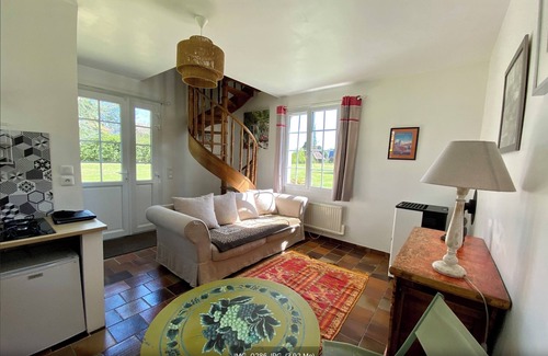 La Chapelle-du-Bois-des-Faulx House | 19th-century presbytery