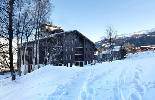 Montchavin Apartment | Spacious apartment near village center with balcony and Mont Blanc view