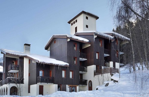 Montchavin Apartment | Renovated apartment near center, 2 bedrooms, 6 people, balcony, ski lockers