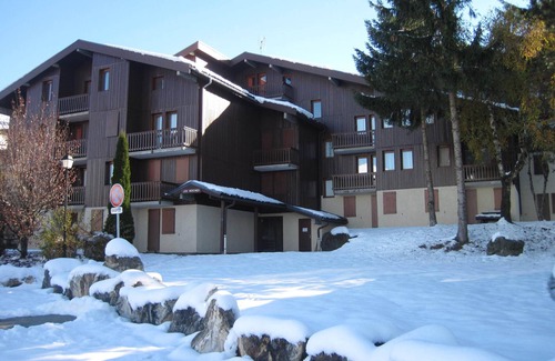 Montchavin Apartment | Studio in Montchavin, near center and slopes, valley view, TV, balcony