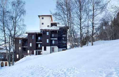 Montchavin Apartment | Renovated duplex near slopes and shops, south balcony, 6 ppl, ski locker