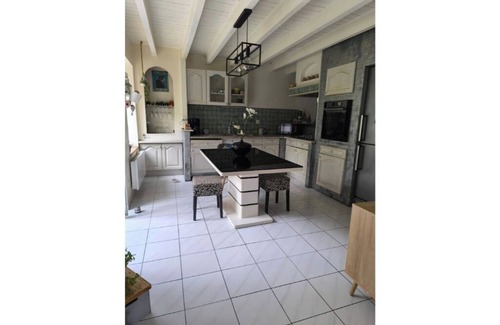 Veyrins-Thuellin House | Country-style house in a quiet location