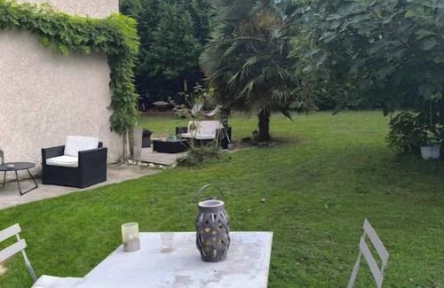 Veyrins-Thuellin House | Country-style house in a quiet location