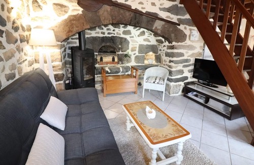 Oradour Cottage | Gite Neuvéglise-sur-Truyère-Oradour, 2 bedrooms, 4 persons