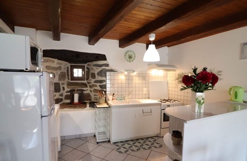 Oradour Cottage | Gite Neuvéglise-sur-Truyère-Oradour, 2 bedrooms, 4 persons