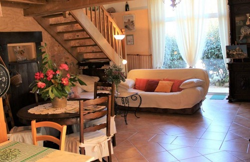 Rouffignac-Saint-Cernin-de-Reilhac House | Inn Rouffignac-Saint-Cernin-de-Reilhac, 2 bedrooms, 4 people