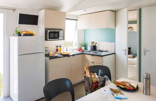 Rouffignac-Saint-Cernin-de-Reilhac House | Camping 4* | Piscine Couverte | Mobil-home 6p + TV