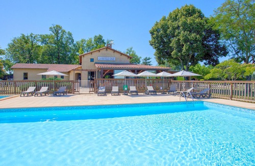 Rouffignac-Saint-Cernin-de-Reilhac House | Camping 4* | Piscine Couverte | Mobil-home 6p + TV