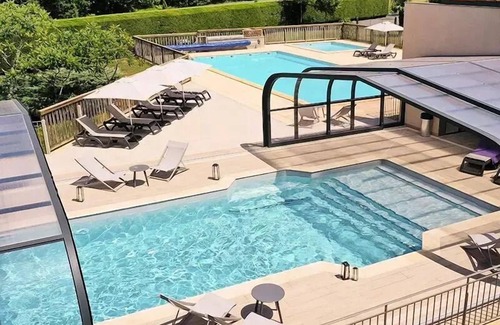 Rouffignac-Saint-Cernin-de-Reilhac House | Campsite La Nouvelle Croze * - Deluxe Family 3 bedrooms 6 to 8 people - 6 pers. included in the tariff