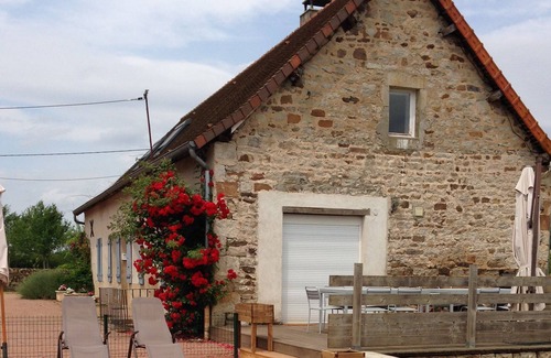 Saint-Bonnet-de-Vieille-Vigne Cottage | vacation rentals with pool, in Saint-Bonnet old vine 71430