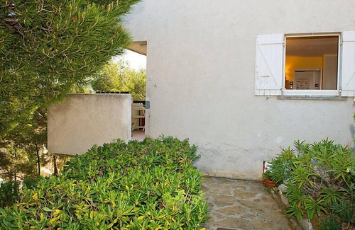 La Madrague Apartment | Mas de la Madrague by Interhome