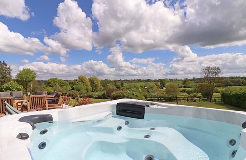 Saint-Germain-de-Clairefeuille Cottage | Cottage with garden, spa & tennis - Haras views