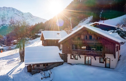 Saint-Nicolas-de-Veroce Ski Chalet | Chalet 5* ski in/out, swimming-pool, sauna, cinema, 20 people