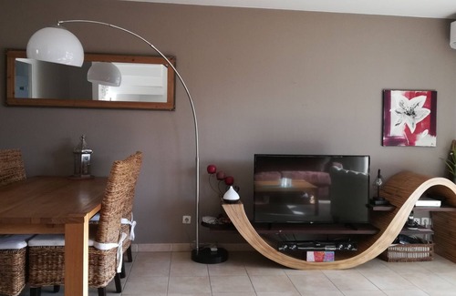 Saint-Maximin-la-Sainte-Baume House | House with pool in the city center, monthly rental possible