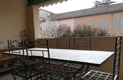 Saint-Maximin-la-Sainte-Baume House | House with pool in the city center, monthly rental possible