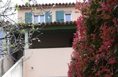 Saint-Maximin-la-Sainte-Baume House | House with pool in the city center, monthly rental possible