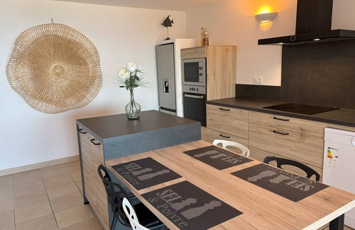 Pinarellu Apartment | Facing the sea Appart./Villa 2/4 pers. Calm - Charm