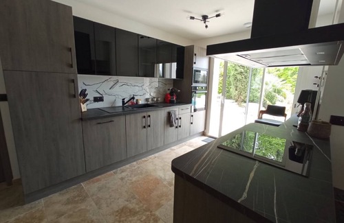 Sorges-et-Ligueux-en-Perigord Villa | Superb neo-Provencal villa with swimming pool, 2500m of green space in a peaceful setting