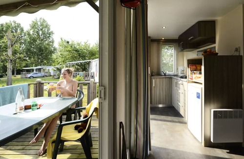 Saint-Martin-Lars-en-Sainte-Hermine House | Mobil Home Confort Nalliers - 2 bedrooms 4 people