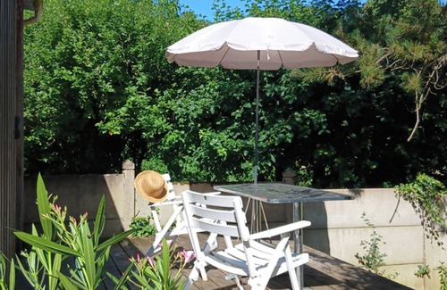 Perreuse Apartment | Studio with terrace and garden 15 minutes from Guédelon