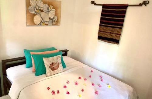 Senggigi House | Frangipani garden villa