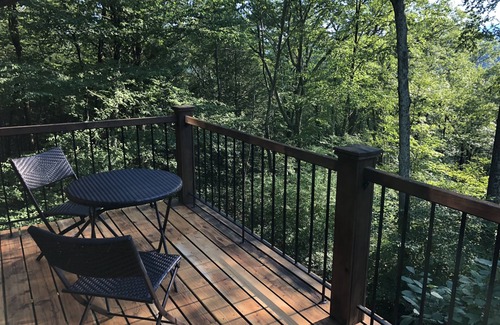 Mount Tremper House | "Frank Lloyd Wright" Catskills Mountain Yoga-Spa Retreat on 15 Acres