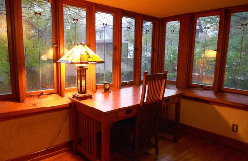 Burnham Park House | Frank Lloyd Wright-Designed House In Milwaukee, WI, 4 Bed 2.5 Bath, Sleep10