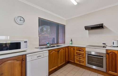 Encounter Bay Apartment | Franklin Beachfront Apartment: Superb View, Ground Floor, WiFi, 3BR