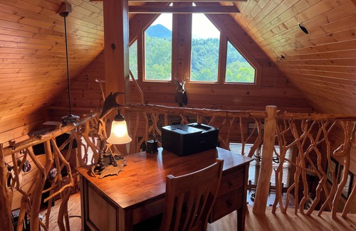 Franklin Cabin | Franklin Foxfire Cabin - Mountain Views, Fire Pit, Spacious, PS5, Fast WiFi