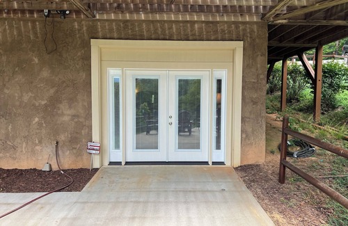 Franklin Cabin | Franklin Foxfire Cabin - Mountain Views, Fire Pit, Spacious, PS5, Fast WiFi