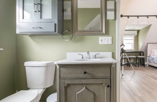 Roxbury Apartment | Franklin Park Zoo near