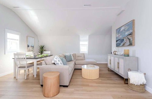 Yachting Village House | Franklin Street Suite by STAY Newport