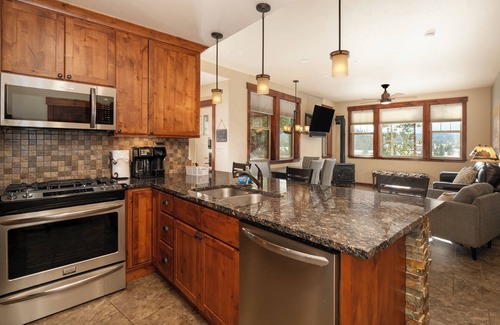 Fraser Condo | Fraser retreat w/shuttle & scenic views