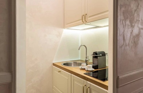 Rione IV Campo Marzio Apartment | FrattinaElegance Suite
