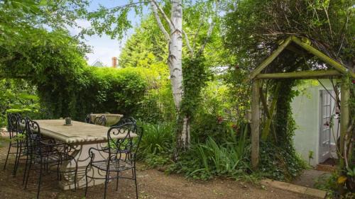 Daylesford House | Frazer Place - Thoughtful Country Lodge