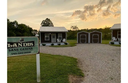Carbon Hill House | Fred - Cozy tiny home 7 miles from Ohio University