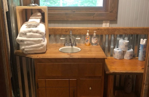 Flat Rock Cabin | Fred's bungalow: a cabin