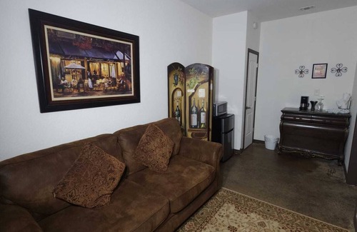 Fredericksburg Apartment | Fredericksburg Escape | Wineries & Hot Tub