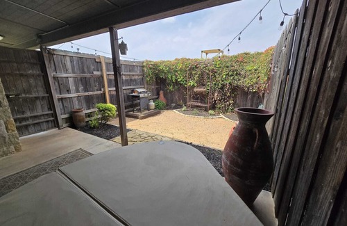 Fredericksburg Cottage | Fredericksburg Retreat | Hot Tub & Backyard Escape