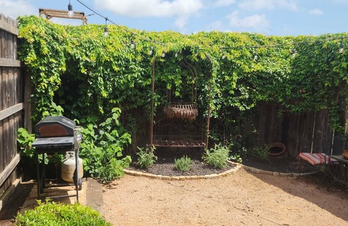 Fredericksburg Cottage | Fredericksburg Retreat | Hot Tub & Backyard Escape