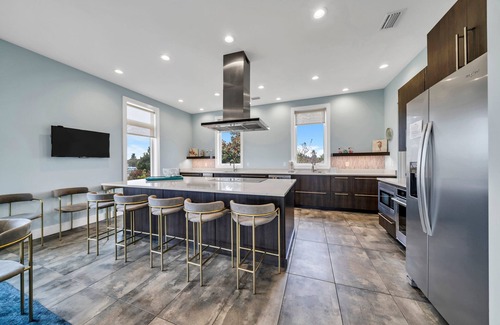Avalon Beach Estates House | Free 6 Seat Golf Cart! Beach Chairs thru Oct! Private Courtyard Pool, Short Stroll to the Beach!