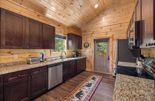 Sevierville Cabin | Free Attraction Passes! Indoor Heated Pool, Hot Tub, Arcade Games, Putt Putt