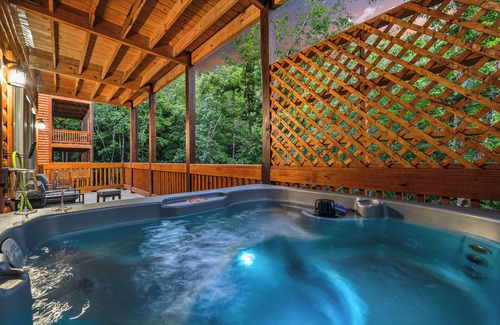 Sevierville Cabin | Free Attraction Passes! Indoor Heated Pool, Hot Tub, Arcade Games, Putt Putt