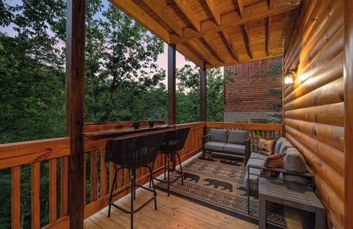 Sevierville Cabin | Free Attraction Passes! Indoor Heated Pool, Hot Tub, Arcade Games, Putt Putt