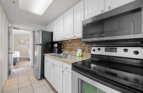 Myrtle Beach Condo | Free Breakfast and an Oceanfront King Suite